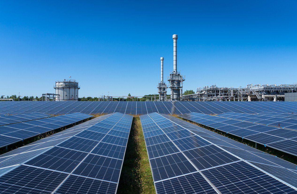 Panel Surya untuk Industri: Solusi Hemat Energi bagi Perusahaan